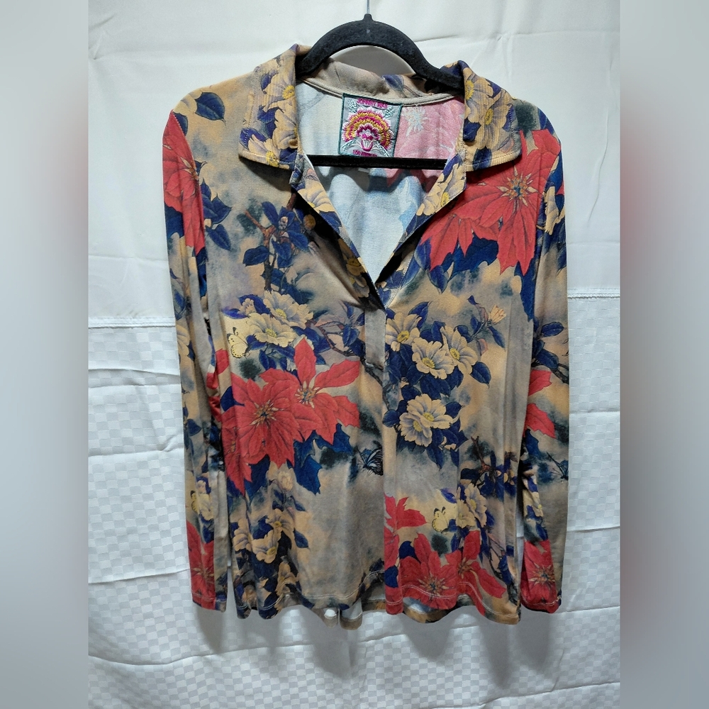 Floral Collared Long-Sleeve Women's Top - Red & Blue Floral